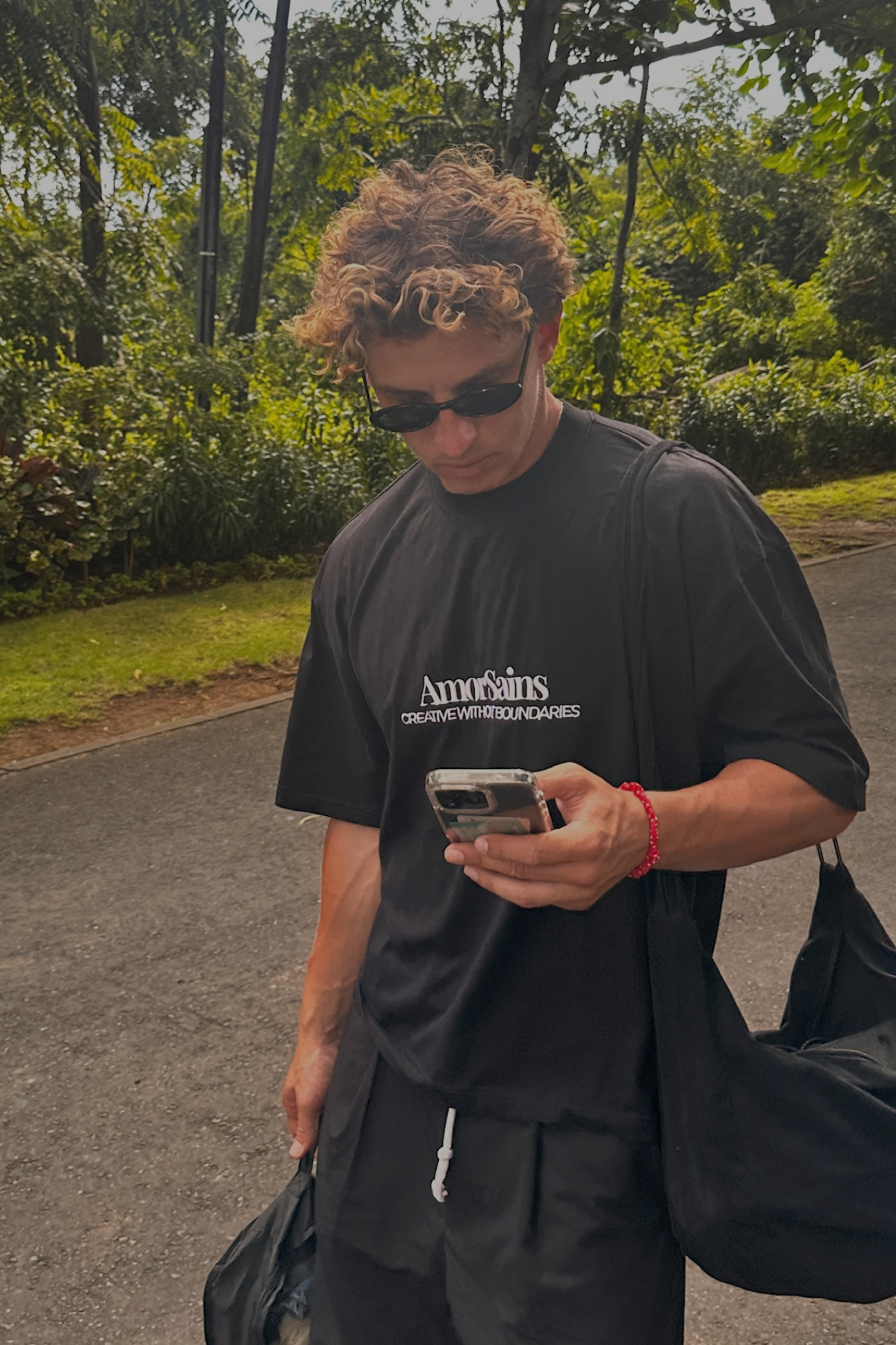 EMBROIDERED T-SHIRT BLACK