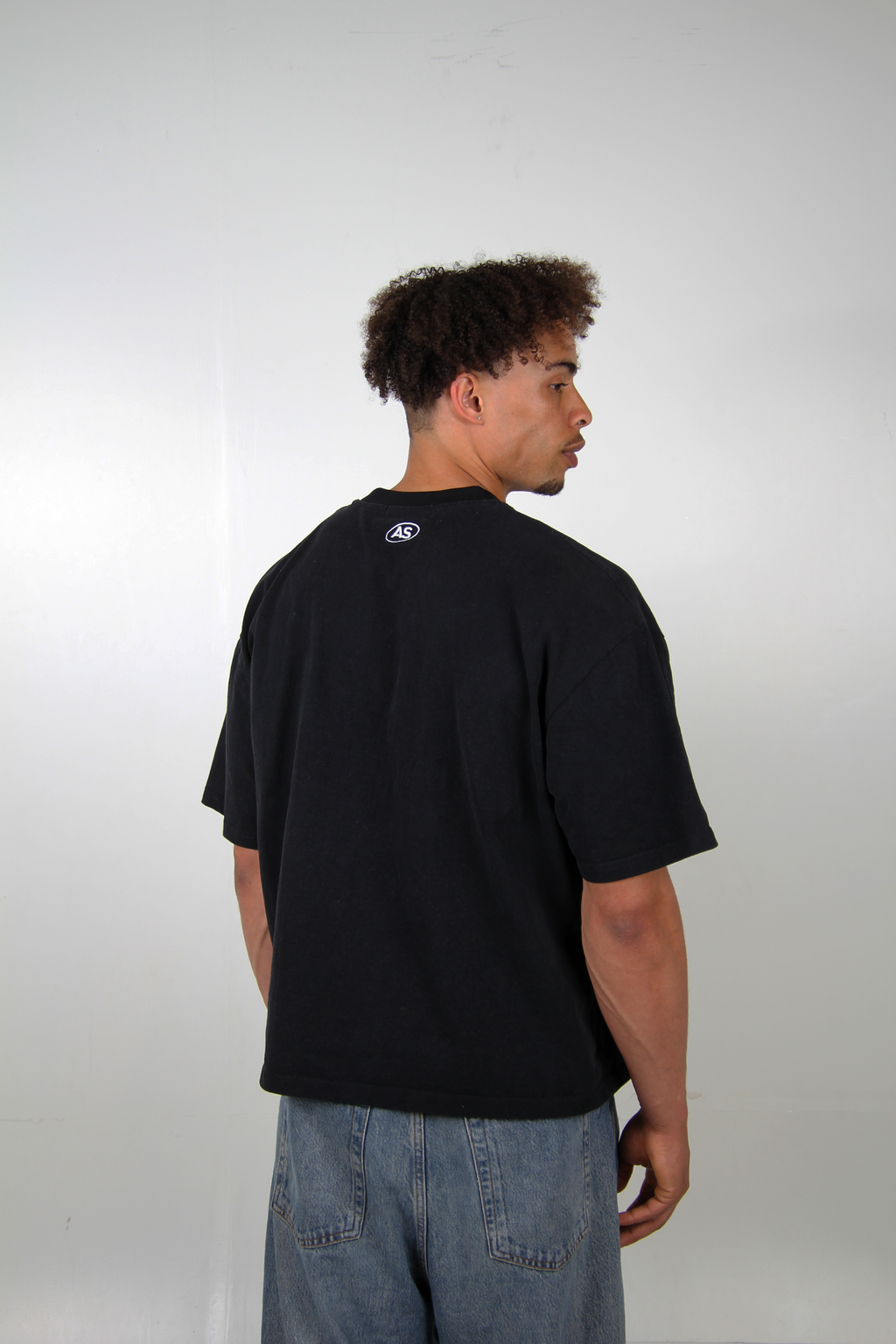 EMBROIDERED T-SHIRT BLACK