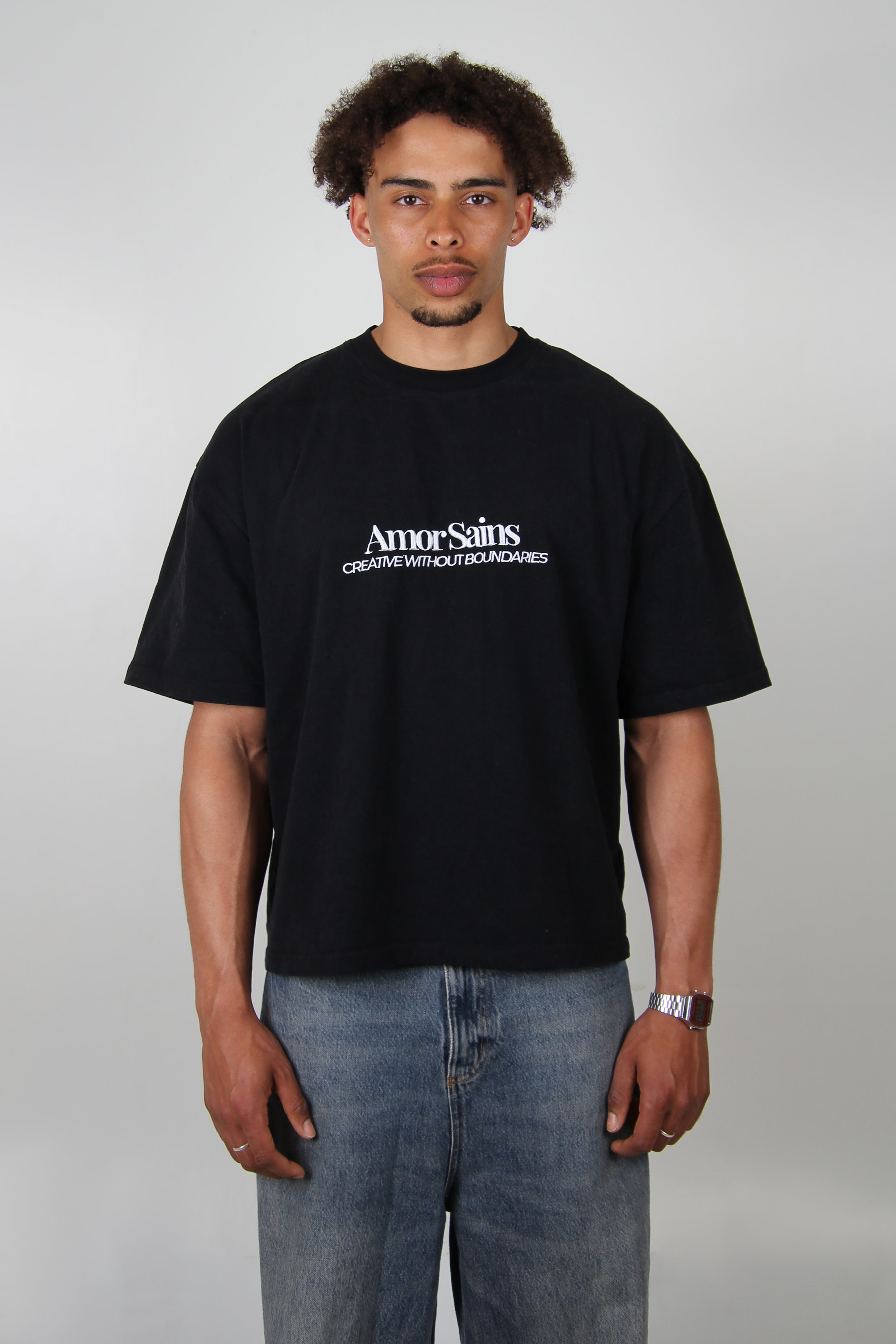 EMBROIDERED T-SHIRT BLACK – Amor Sains